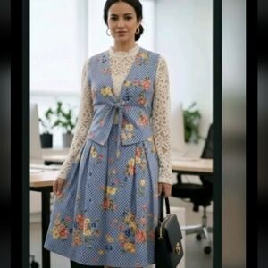 Vintage 70s 80s 100% Silk DVF 2 PC Straw Flower Pattern Vest Skirt Pristine XS